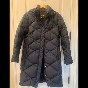 Like NEW Women’s North Face navy blue Parka